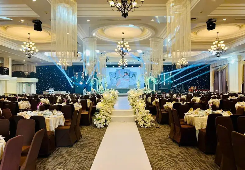 Sảnh B — Golden Phoenix